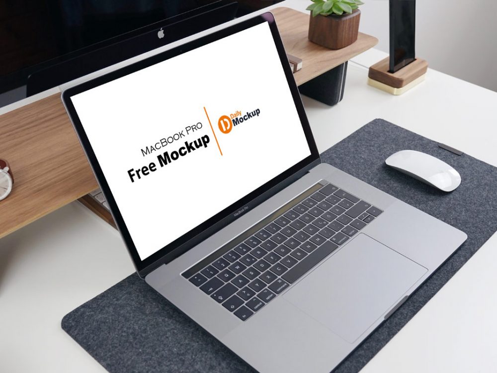 Free Laptop Mockup PSD